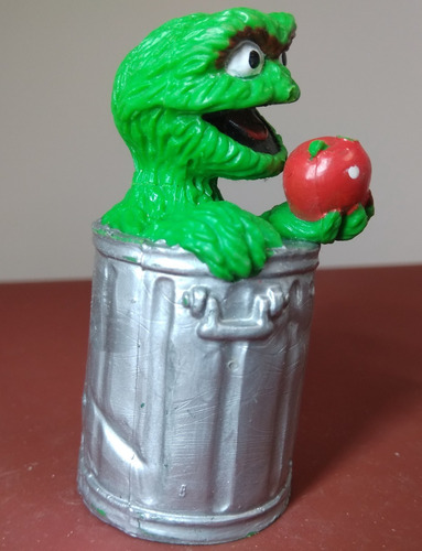 Muppets Oscar The Grouch Apple Applause Gruñon Topper Torta (Usado)