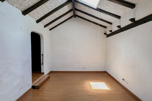 Casa En Venta En Niza. Cod V7417