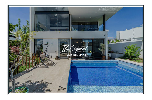 Residencia Con Cascada Y Alberca - Zibatá Qro.