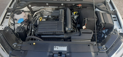 Imagen 14 de 18 de Volkswagen Vento 2018 1.4 Highline 150cv At