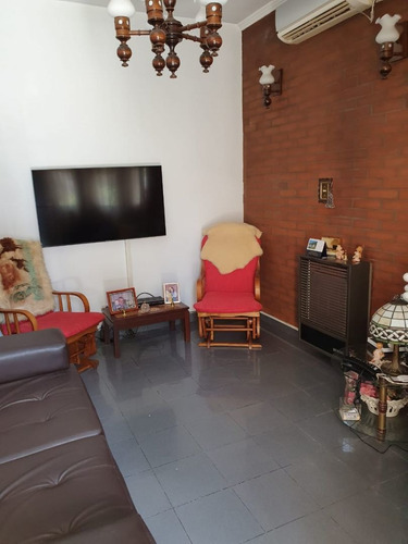 Imagen 4 de 12 de Venta Departamento Tipo Casa De 3 Ambientes En Wilde Centro