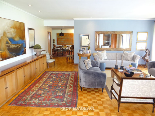 Casa En Venta De 4 Dorm. En Las Condes