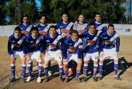 Club Atletico General Lamadrid Home Camiseta de Fútbol 2009 - 2010.  Sponsored by La Nueva Seguros