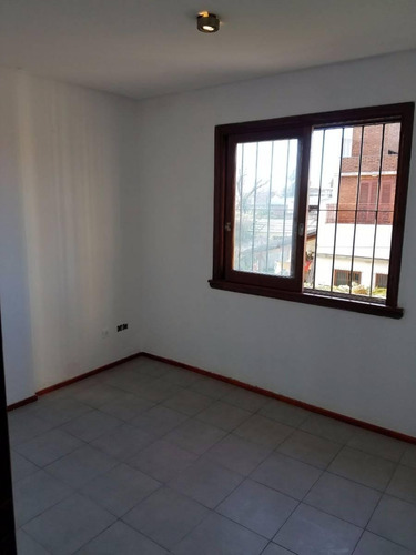 Amplio Departamento 3 Ambientes Con Balcon En Excelente Estado Y Ubicacion!