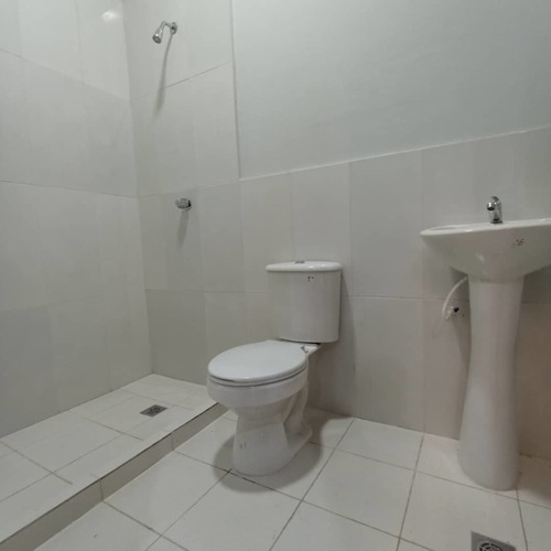 Imagen 11 de 11 de Galpón Industrial Todos Los Servicios/barcelona