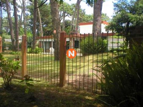 Casa En Venta Y Alquiler, Mansa, Punta Del Este, 4 Dormitorios.- Ref: 204928