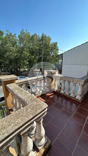Se Vende Hermoso Chalet En Villa Bosch!!!! Frente A La Plaza Del Pio Xii