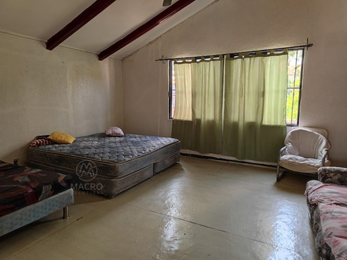 Casa En Venta En Col. Las Brisas, Temixco, Morelos Con Alberca Y Jardín.