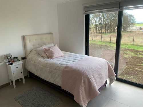 Casa En Venta De 4 Dorm. En Puerto Varas