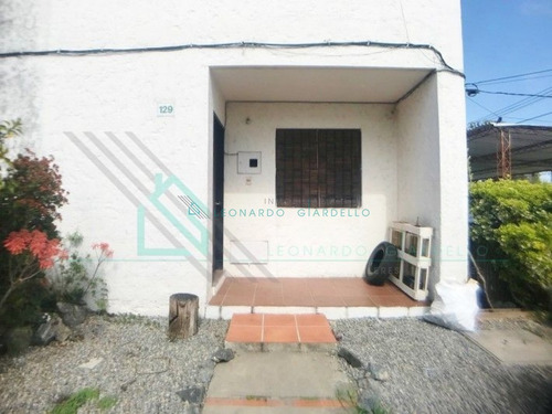 Imagen 2 de 27 de Colonia - Buen Apartamento De 2 Dormitorios Y Mono-ambiente Con Ingreso Independiente