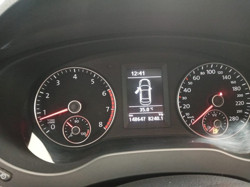Volkswagen Vento 2.5 Luxury Mt Blanco 2014