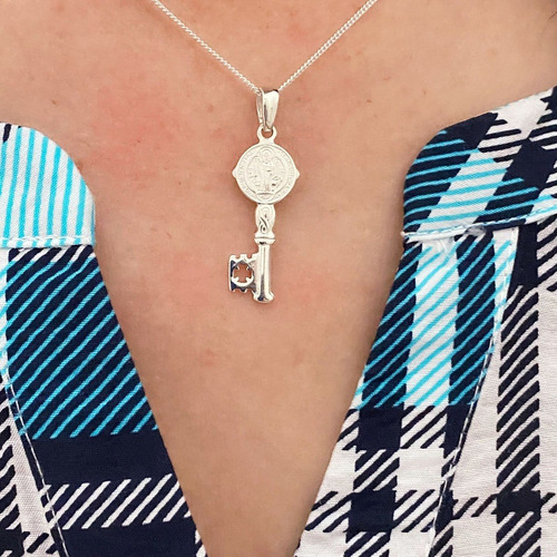 Imagen 6 de 10 de Dije Llave San Benito De Plata .925 Agálea Joyería