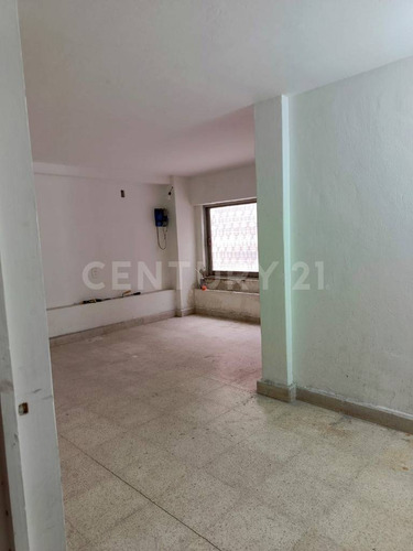Departamento C/local Comercial En 3 Niveles, Ctm Risco, Gustavo A Madero, Cdmx