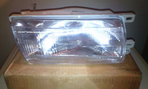 Faro Derecho De Nissan Sentra B13
