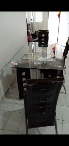 Imagen 1 de 1 de Mesa De Sobre De Vidrio En Buen Estado Útil