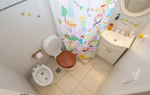 Departamento Reciclado Con Balcón Y Cochera Olivos