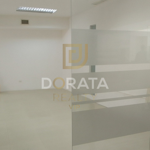 Imagen 3 de 5 de Oficina/local En Alquiler Reda Building 350mts Totalmente Independiente Con Excelente Y Aprovechable Vista (hg)