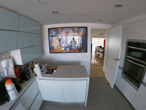 Apartamento Dúplex Remodelado 475 M² 5h, 5b, 4p, Vistavila Con Piscina En Venta En Los Palos Grandes Avenida 3era. Caracas
