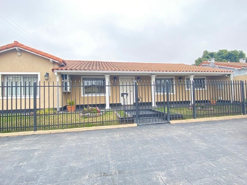 Imagen 14 de 14 de Venta- Casa De 4 Amb, En Ciudad Evita C/ Jardin Y Piscina