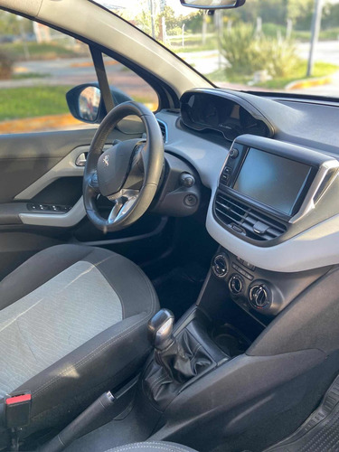 Peugeot 208 1.6 Allure 2013