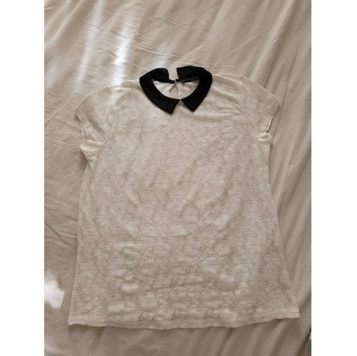 Remera Atmosphere Talle S Blanca C/ Cuello Negro Impecable 