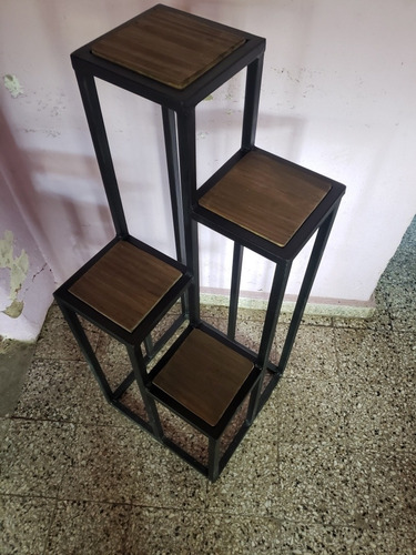 Imagen 3 de 5 de Macetero Industrial Para 4 Plantas