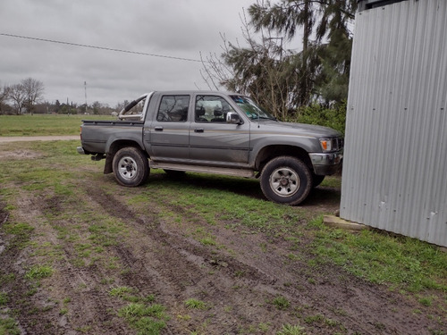 Toyota Hilux 2.8 D/cab 4x4 D Sr5