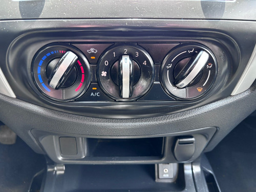 Nissan NP300 2.5 SE Paq Seguridad Mt
