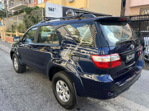 Toyota Hilux SW4 3.0 SRV 4X4 7 LUGARES 16V TURBO INTERCOOLER DIESEL 4P AUTOMÁTICO