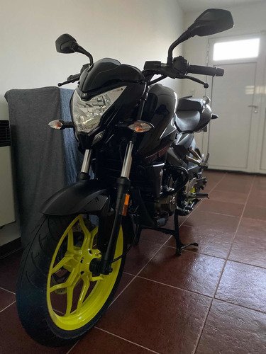 Bajaj Rouser