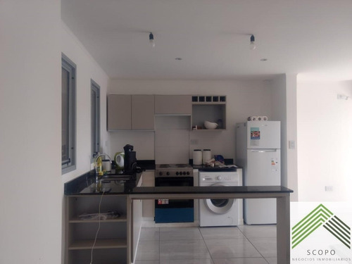Imagen 3 de 10 de Vendo Dpto 2 Dor C/cochera - Calle Dean Funes Al 1243