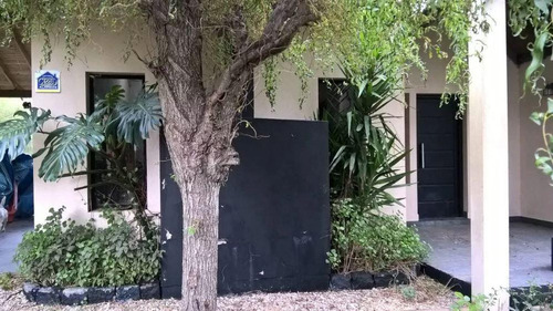 Quinta En Venta - 2 Dormitorios 1 Baño - 1,000 Mts2 - Barrio El Rodeo