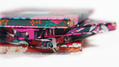 Imagen 5 de 5 de Cuaderno Tapa Dura Libreta Anotador Elastico Varios Diseños