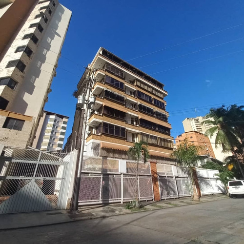 Apartamento En Venta En San Isidro - 04js