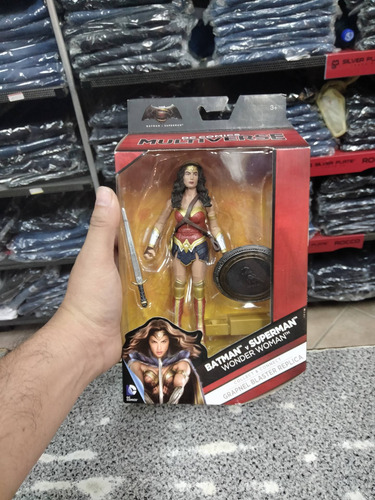 Dc Multiverse Wonder Woman, Grapnel Blaster Replica, D Of J. (Usado)