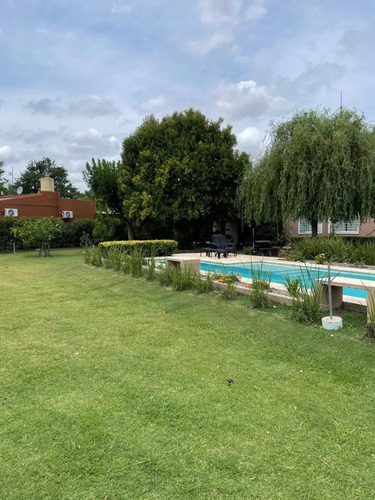 Casa Quinta En Venta - 2 Dormitorios 2 Baños - 1.500mts2 - Chivilcoy