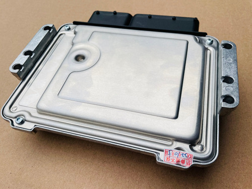 Computadora Ecu Ecm Motor 1.6 Automatico 2013 Attitude E90b