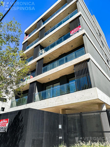Departamento De Dos Ambientes Con Cochera, En Venta- Ituzaingó Sur