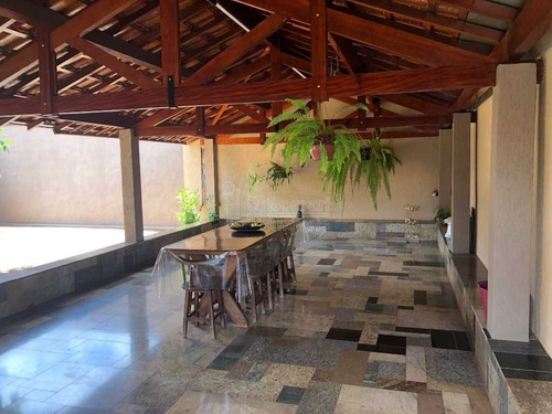 Imagem 5 de 6 de Venda De Casas / Padrão Na Cidade De Araraquara 10802