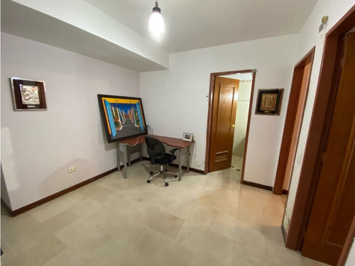 Se Alquila Apto 130m2 3h+s/3b+s/2p Las Mesetas