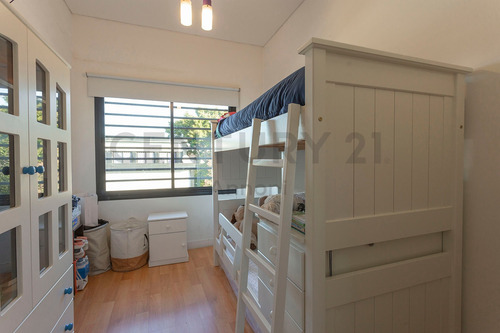 Venta Duplex 3 Dormitorios Y Cochera Cubierta En Olivos