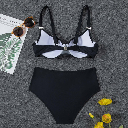 . Conjunto De Ropa De Playa De Dos Piezas Con Estampado De