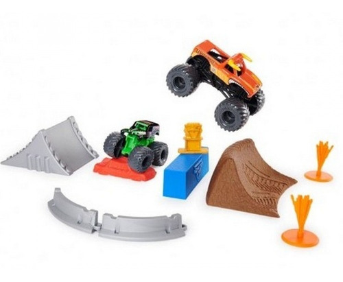 Imagen 4 de 5 de Monster Jam Toro Loco Y Grave Digger Pista C/ Rampas 58725