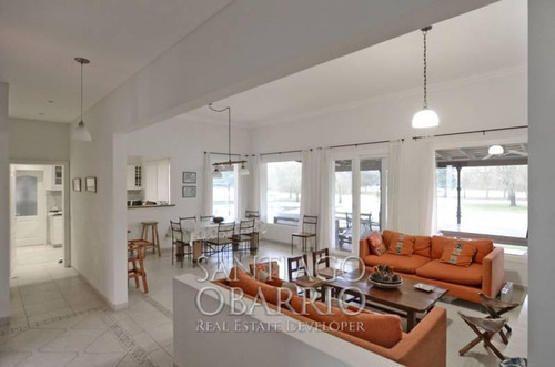 Imagen 4 de 30 de Increíble Casa En Venta De 300 M2 Con Golf Y Tenis En El Haras Argentino Farm Club De Lujan