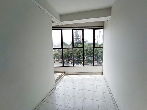 Imagen 14 de 17 de Edificio En Arriendo En Cali El Limonar. Cod 94308