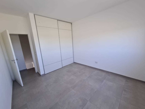 Duplex A Estrenar En Lomas De Manantiales