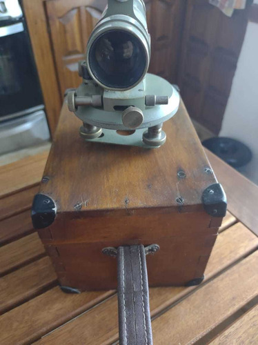Imagen 4 de 10 de Teodolito Antiguo