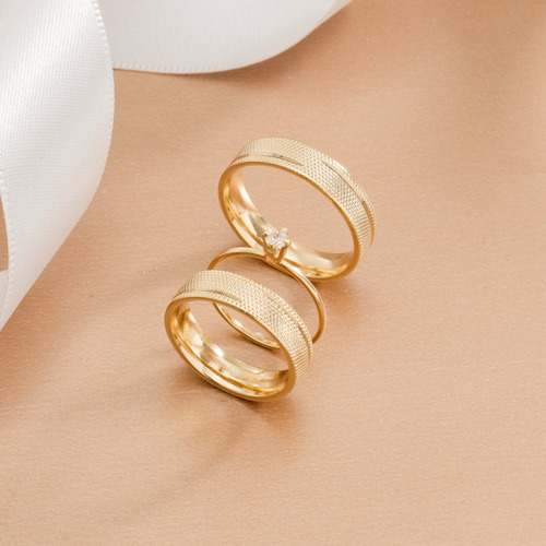 Imagem 6 de 8 de Par De Alianças Banhada Ouro 18k 5mm Recartilhada Dois Friso