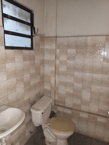 Ec Local Comercial En Alquiler En La Av. Cedeño