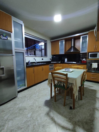 Imagen 7 de 22 de Adriana Atienzo Vende | Apartoquinta En Urb. Prebo (foc-1089)